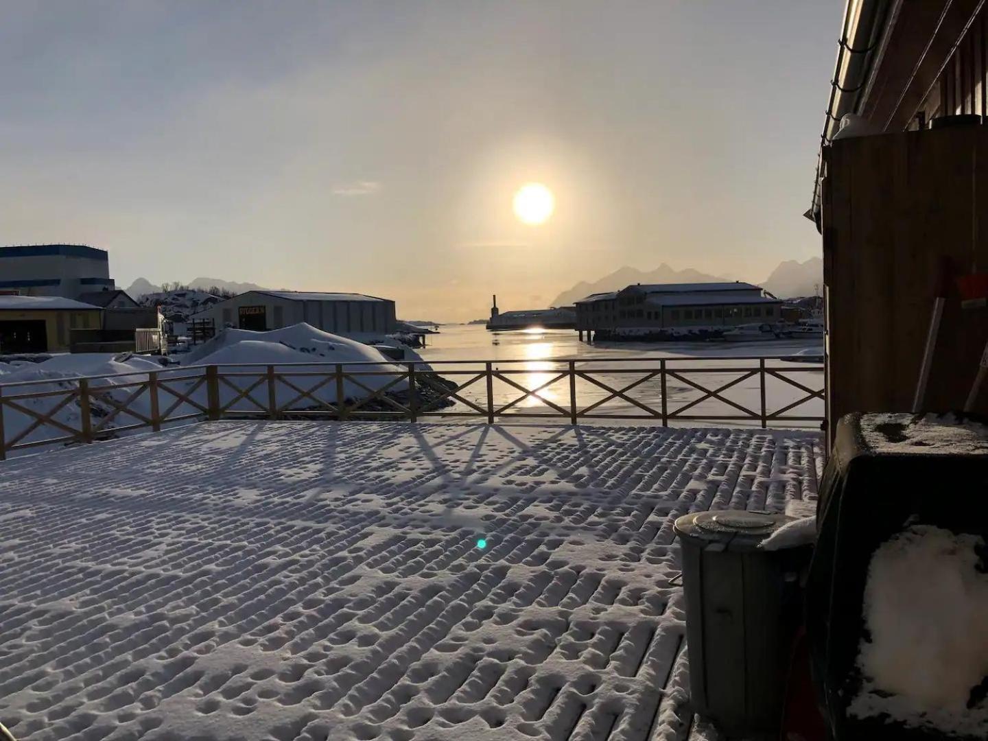 Nora'S Waterfront Cabin Svolvær Eksteriør billede