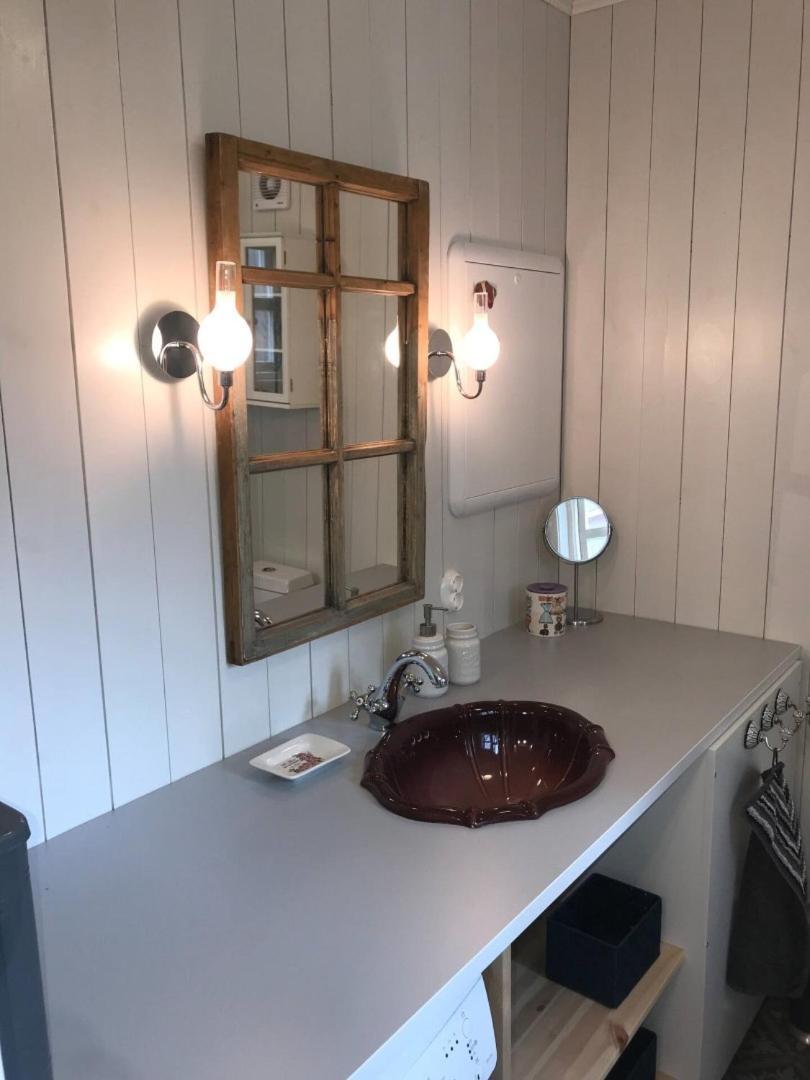 Nora'S Waterfront Cabin Svolvær Eksteriør billede